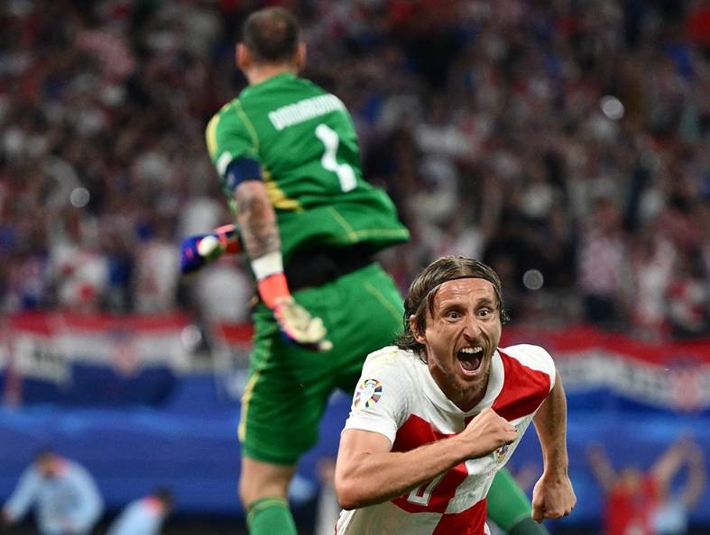 指争点纷榜积分领跌,斯洛文尼亚和德国遭遇羞辱 指争点纷榜积分领跌,斯洛文尼亚和德国遭遇羞辱