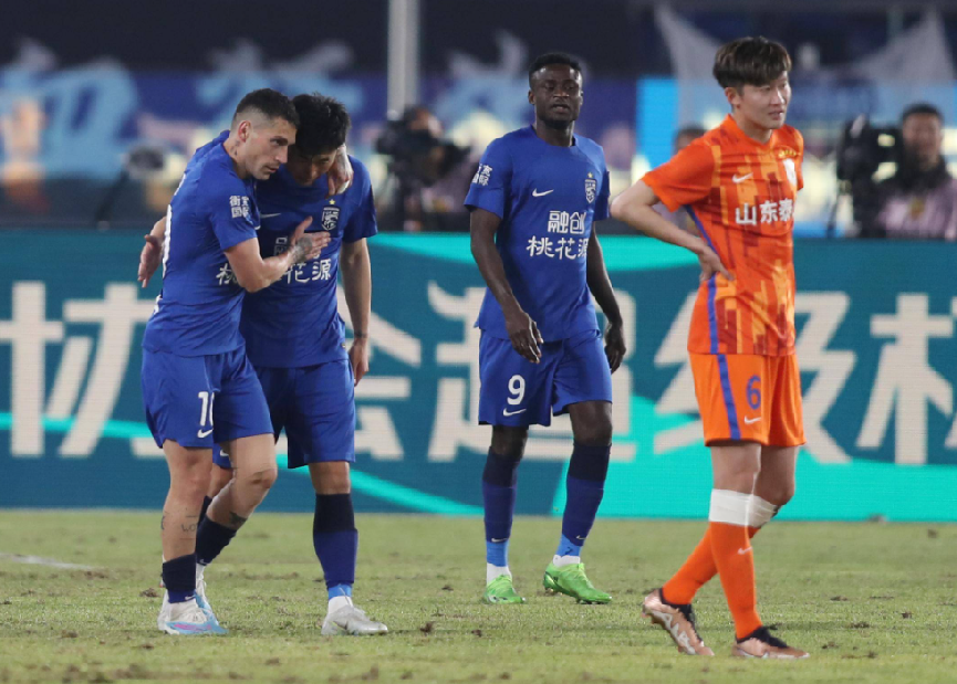 富力逼平鲁能,保级形势稍有好转的简单介绍 富力逼平鲁能,保级形势稍有好转的简单介绍