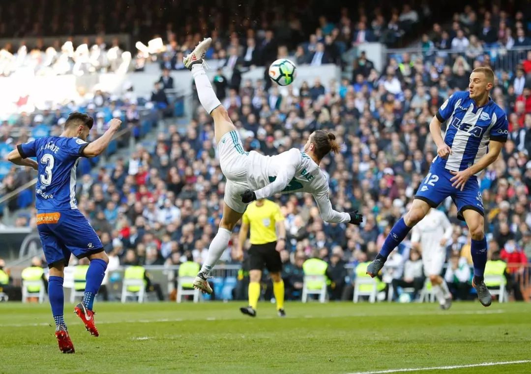 阿拉维斯客场全取三分，跃升中游位置的简单介绍