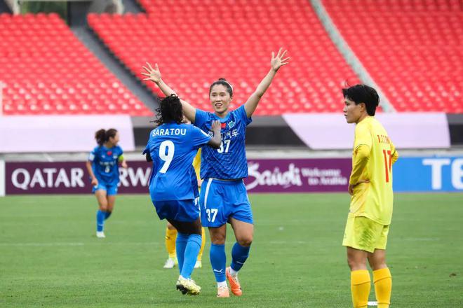 卡塔尔女足队拼尽全力无缘晋级 卡塔尔女足队拼尽全力无缘晋级