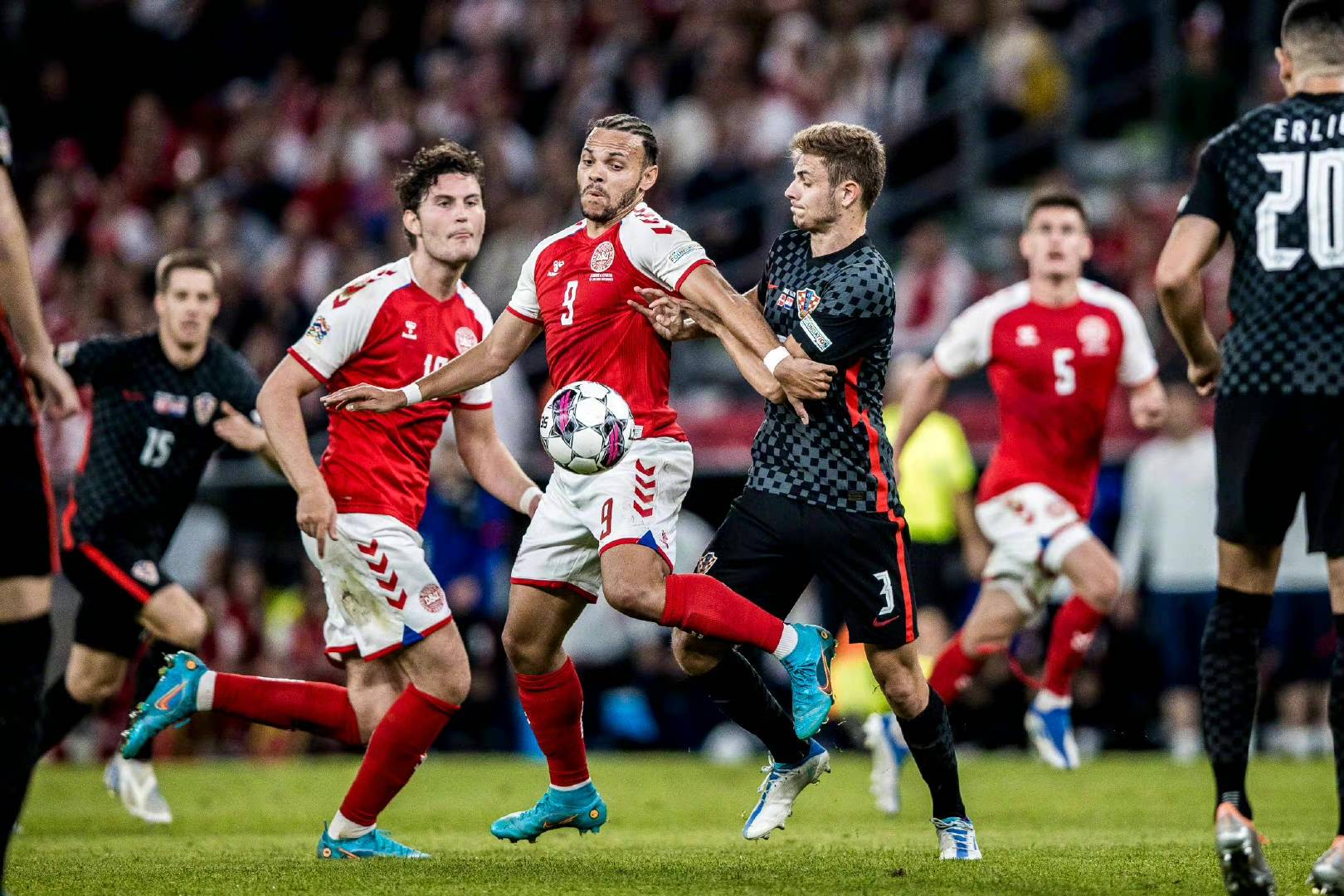 丹麦客场击败以色列，保持不败纪录