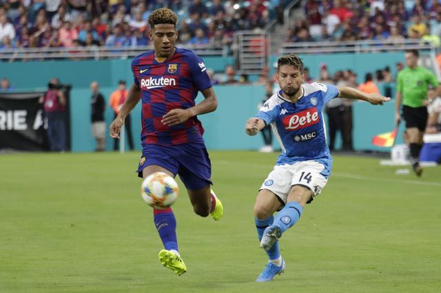 包含莱斯特城有意引进里昂中场,引发转会传闻的词条 包含莱斯特城有意引进里昂中场,引发转会传闻的词条