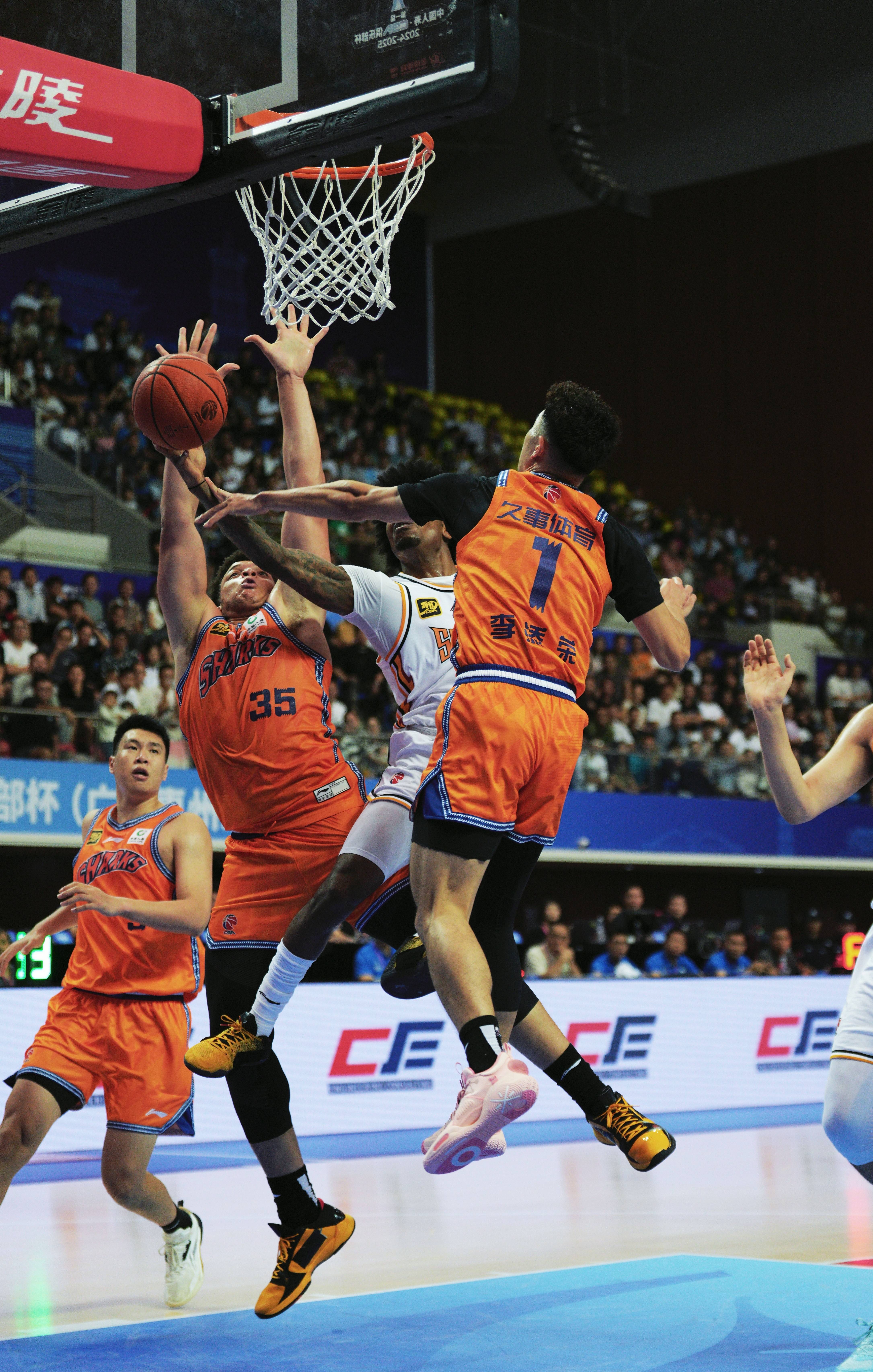 上海男篮备战下一场比赛，实力不容小觑的简单介绍