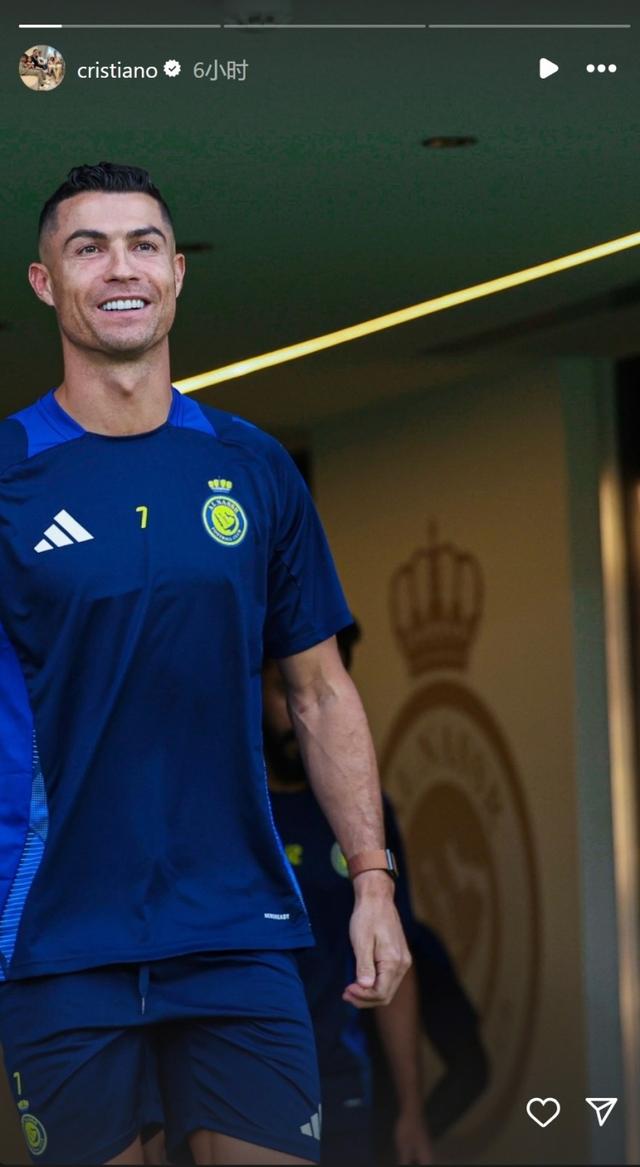 篮球明星在社交媒体上展示训练日常的简单介绍