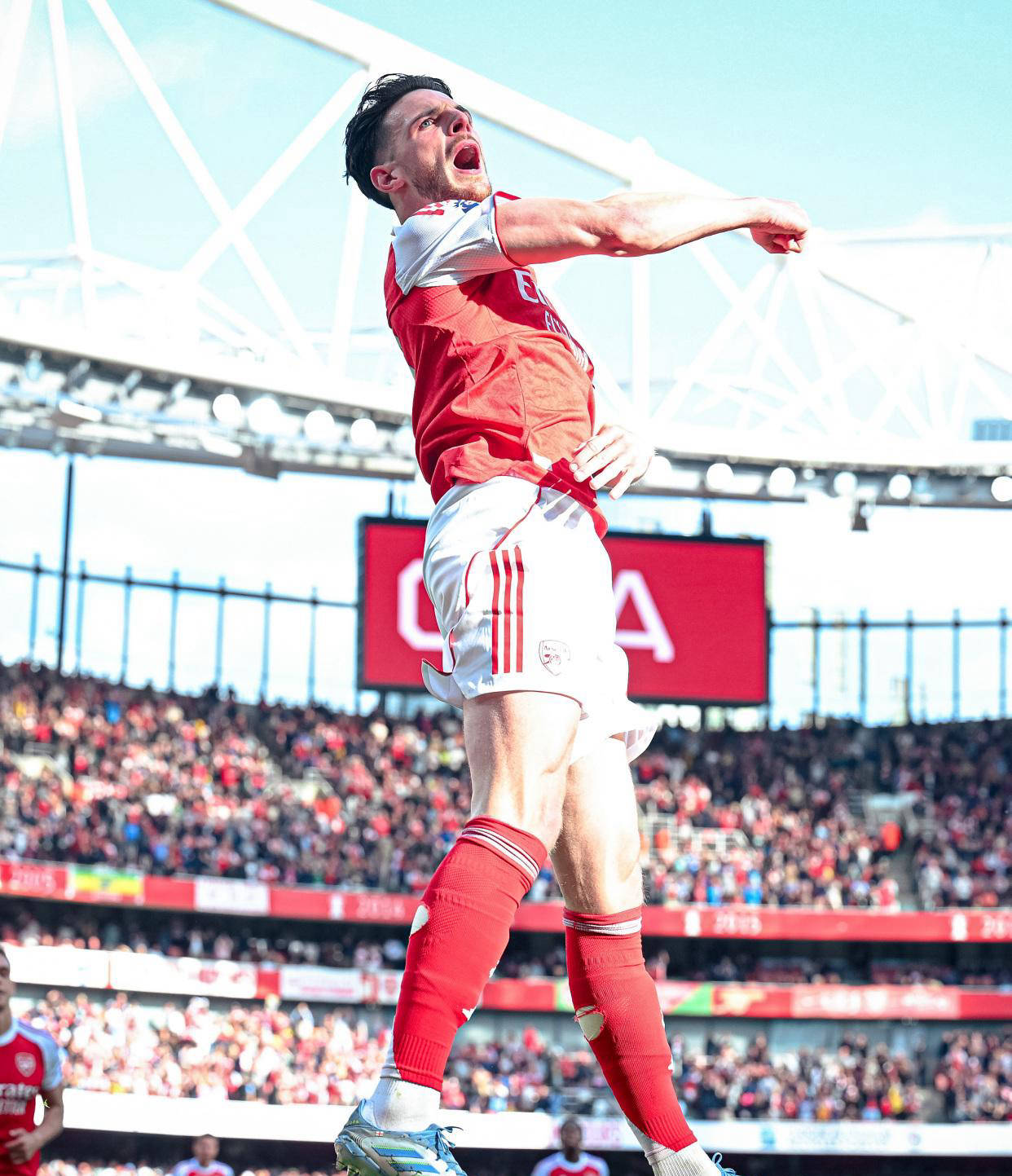 比利亚雷亚尔主场惨败，降级悬念加重