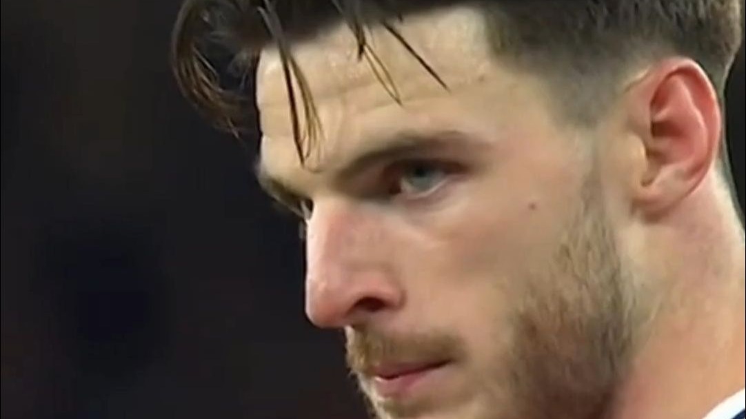 关于阿森纳遭梅开二度，遗憾失利的信息