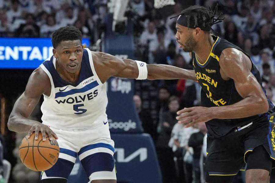 森林狼大胜骑士，东区首轮赛事取胜