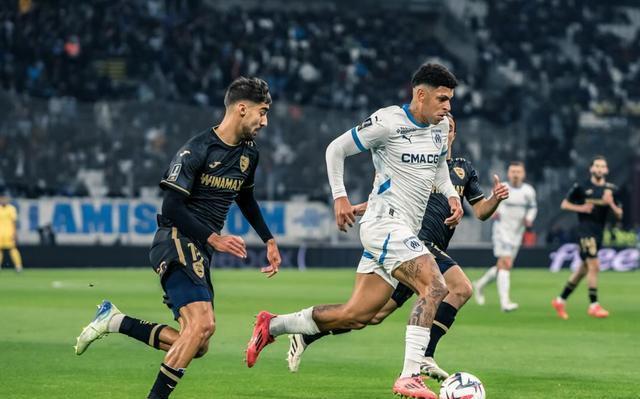 都灵球队备战中，全队集结为下一场