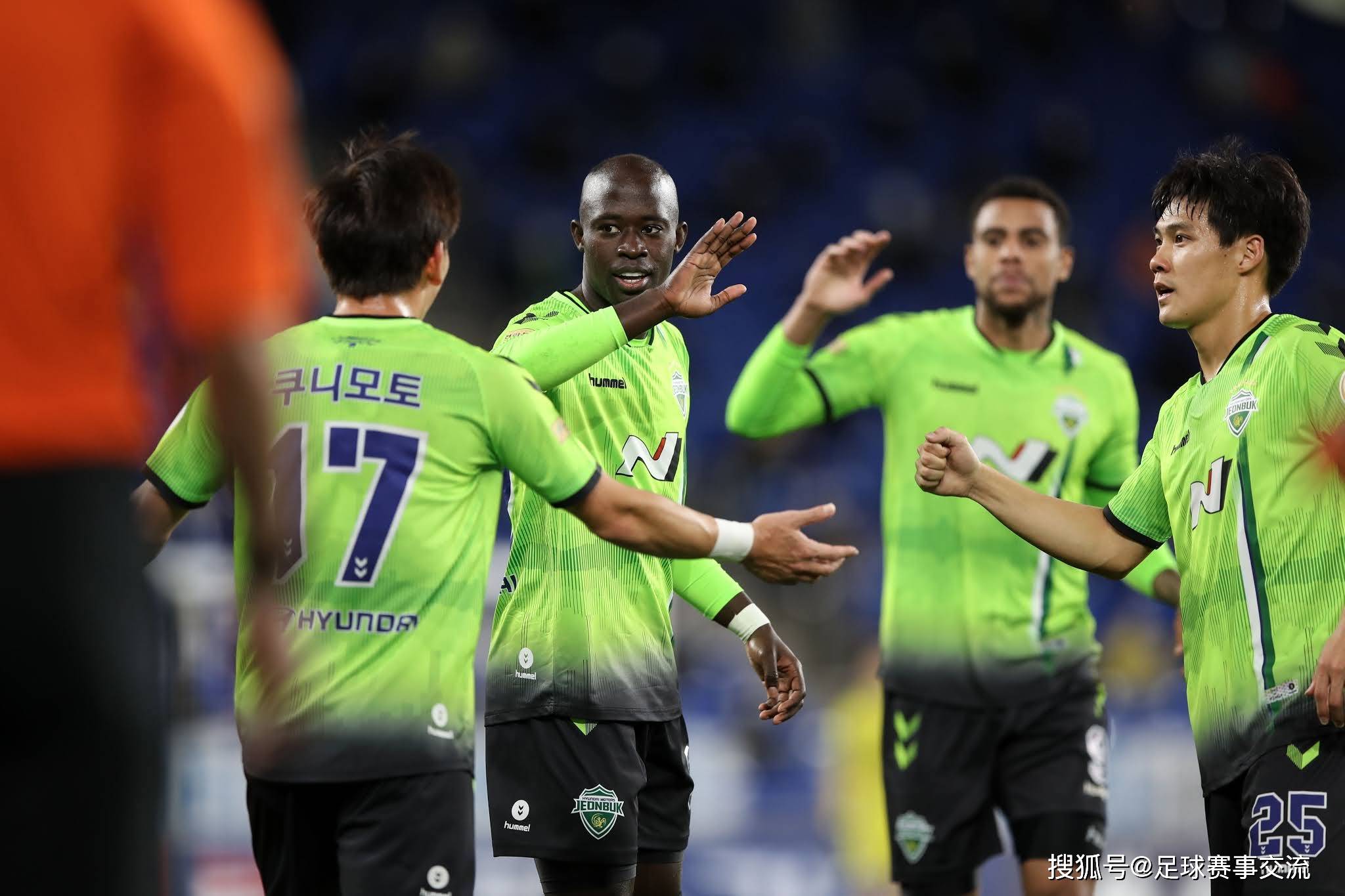 亚洲足球联赛火力全开，激情四射