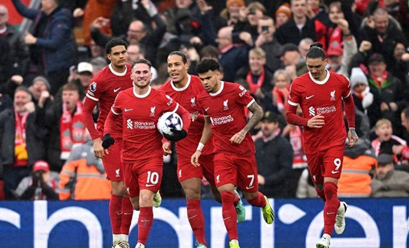 沈阳东进备战比赛，主教练研究对手战术的简单介绍