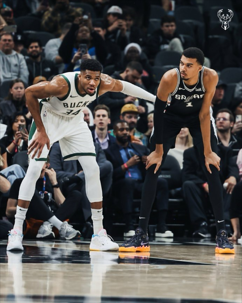 雄鹿擒下马刺,继续保持全胜纪录! 雄鹿擒下马刺,继续保持全胜纪录!