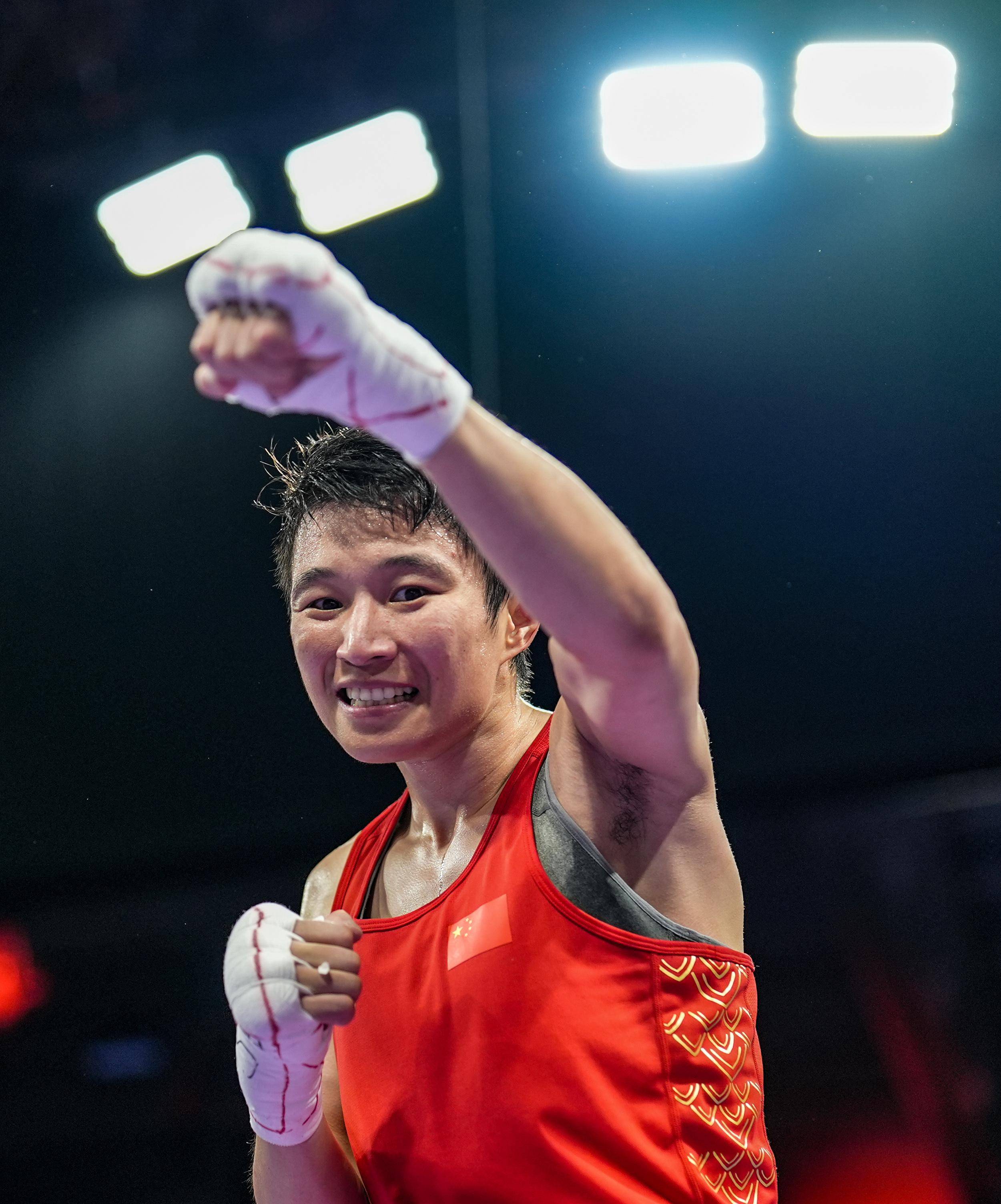 多米尼加田径选手百折不挠，实现突破