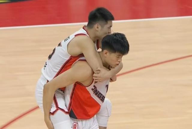 福建男篮惜败江苏队，遭遇不胜之风