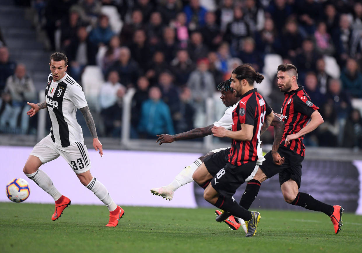 关于帕尔马主场击败AC米兰，豪取三分的信息