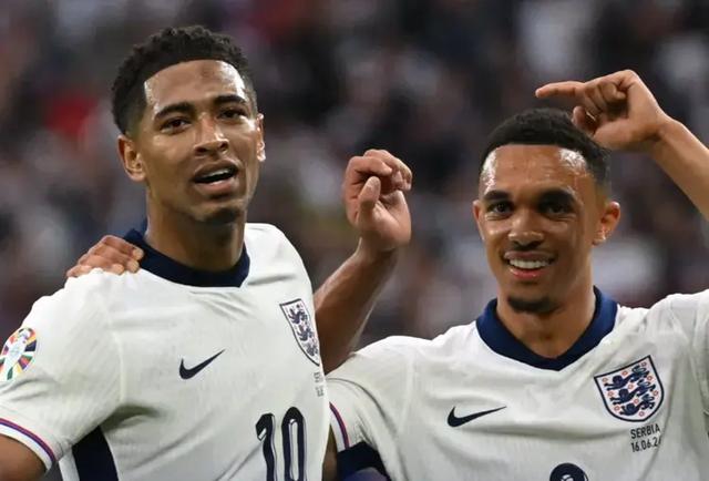 热门球队取得胜利,球员兴奋高兴 热门球队取得胜利,球员兴奋高兴