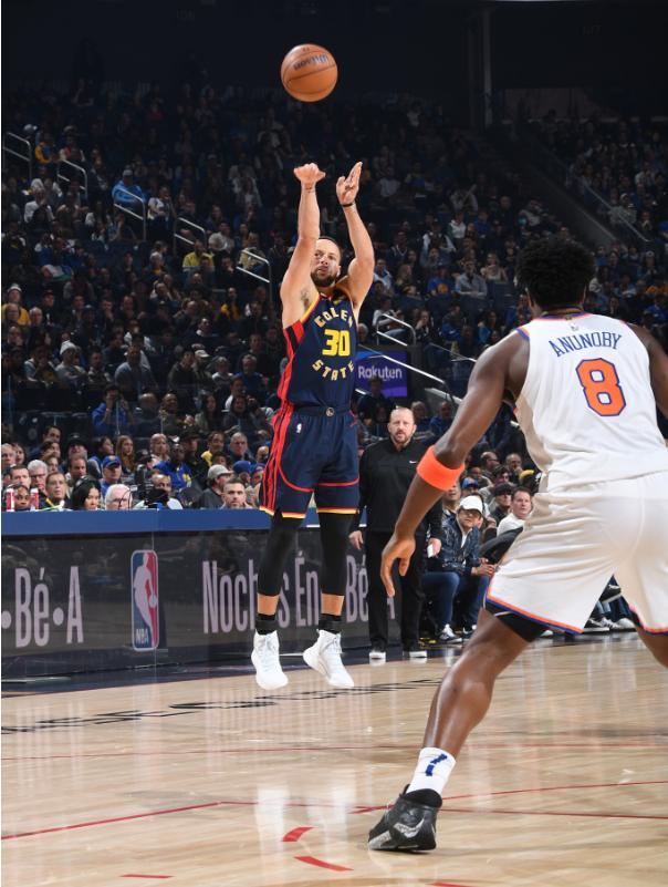 爵士客场惊险逆转，东南区战绩逆袭