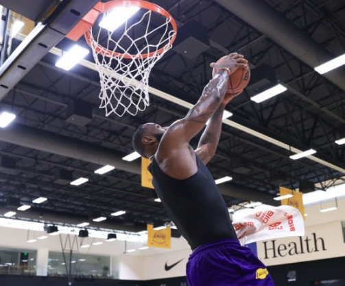 热火士气高昂迎战魔术，强势挑战对手