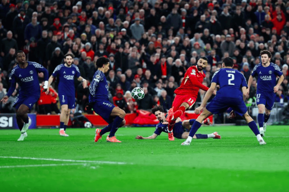 豪门对战，甲级联赛上演巅峰对决