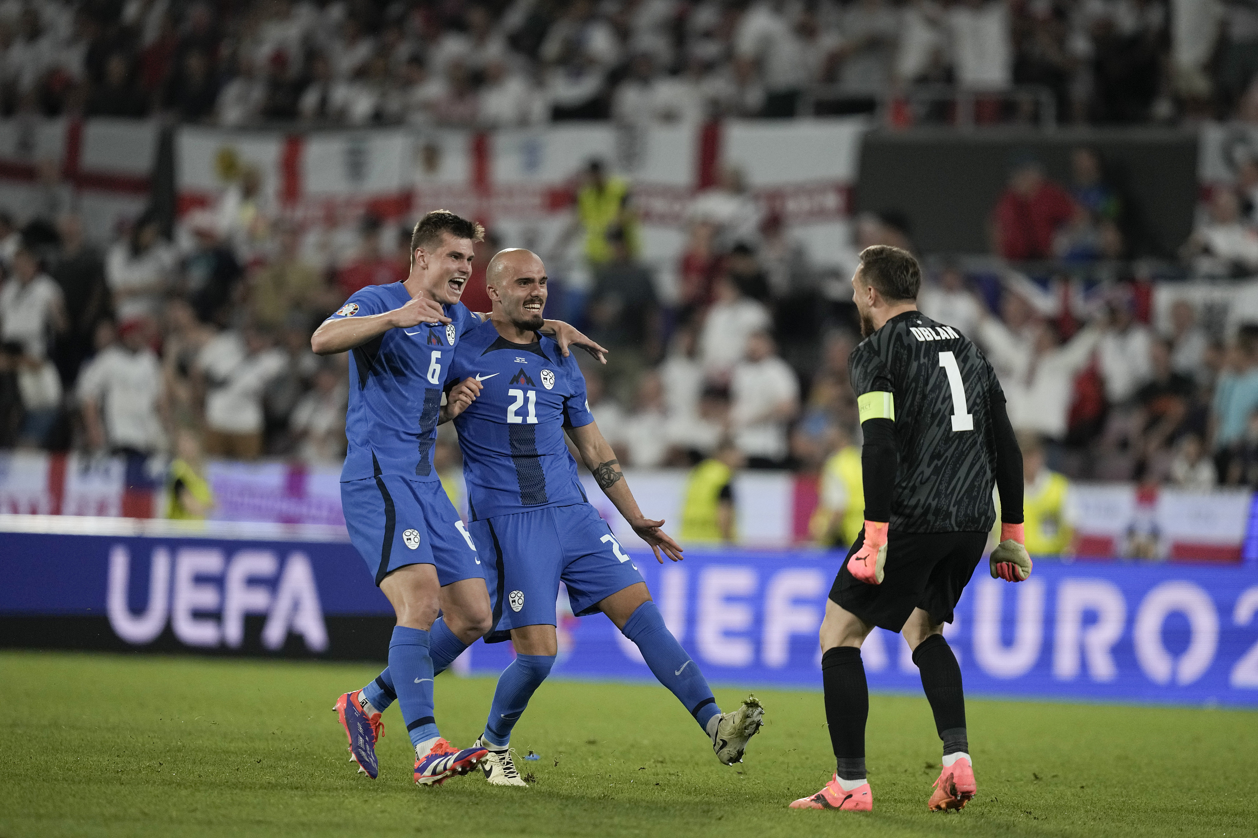 关于丹麦队在欧预赛比赛中实力强劲的信息 关于丹麦队在欧预赛比赛中实力强劲的信息