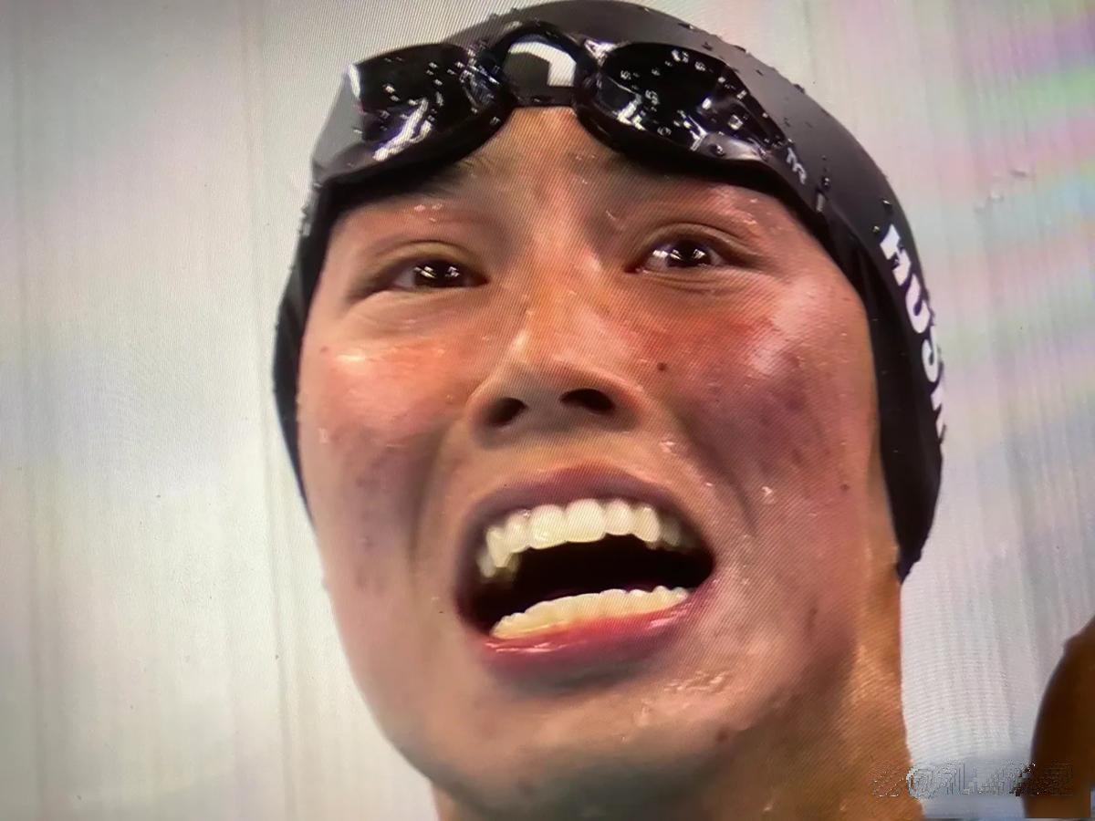 美国选手在游泳比赛中收获多枚金牌