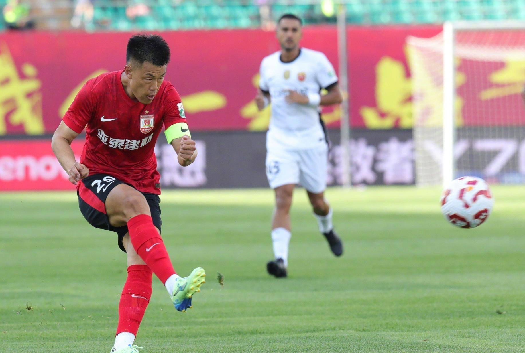 惊心动魄的比赛,冠军之争悬念重重! 惊心动魄的比赛,冠军之争悬念重重!