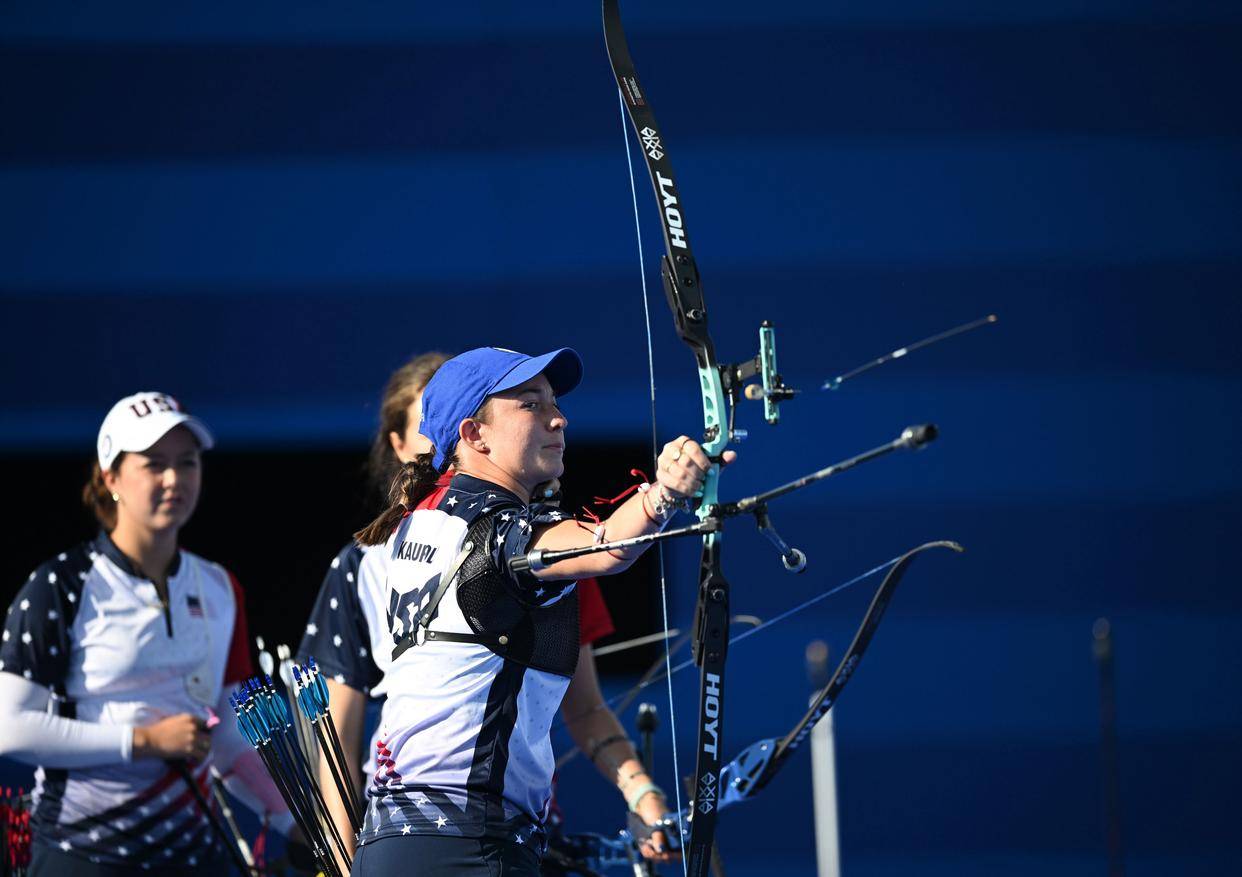 斯洛文尼亚选手在射箭比赛中获奖