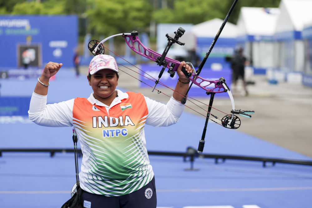 斯洛文尼亚选手在射箭比赛中获奖