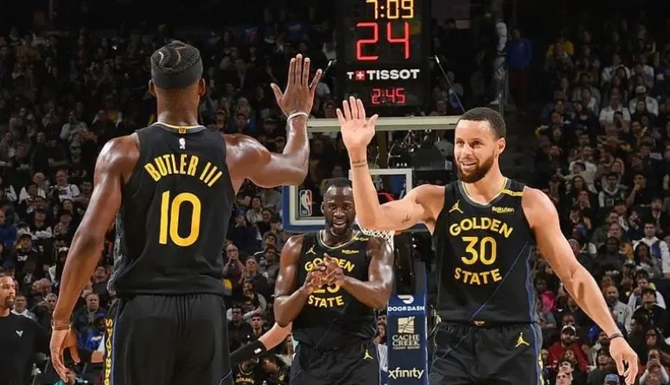 快船队大胜独行侠,稳固西部前四位置 快船队大胜独行侠,稳固西部前四位置