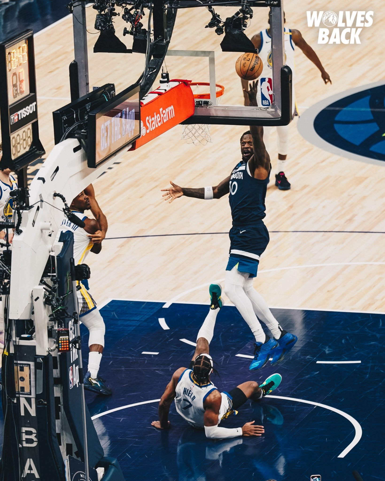 勇士队防守稳固,轻取对手晋级! 勇士队防守稳固,轻取对手晋级!