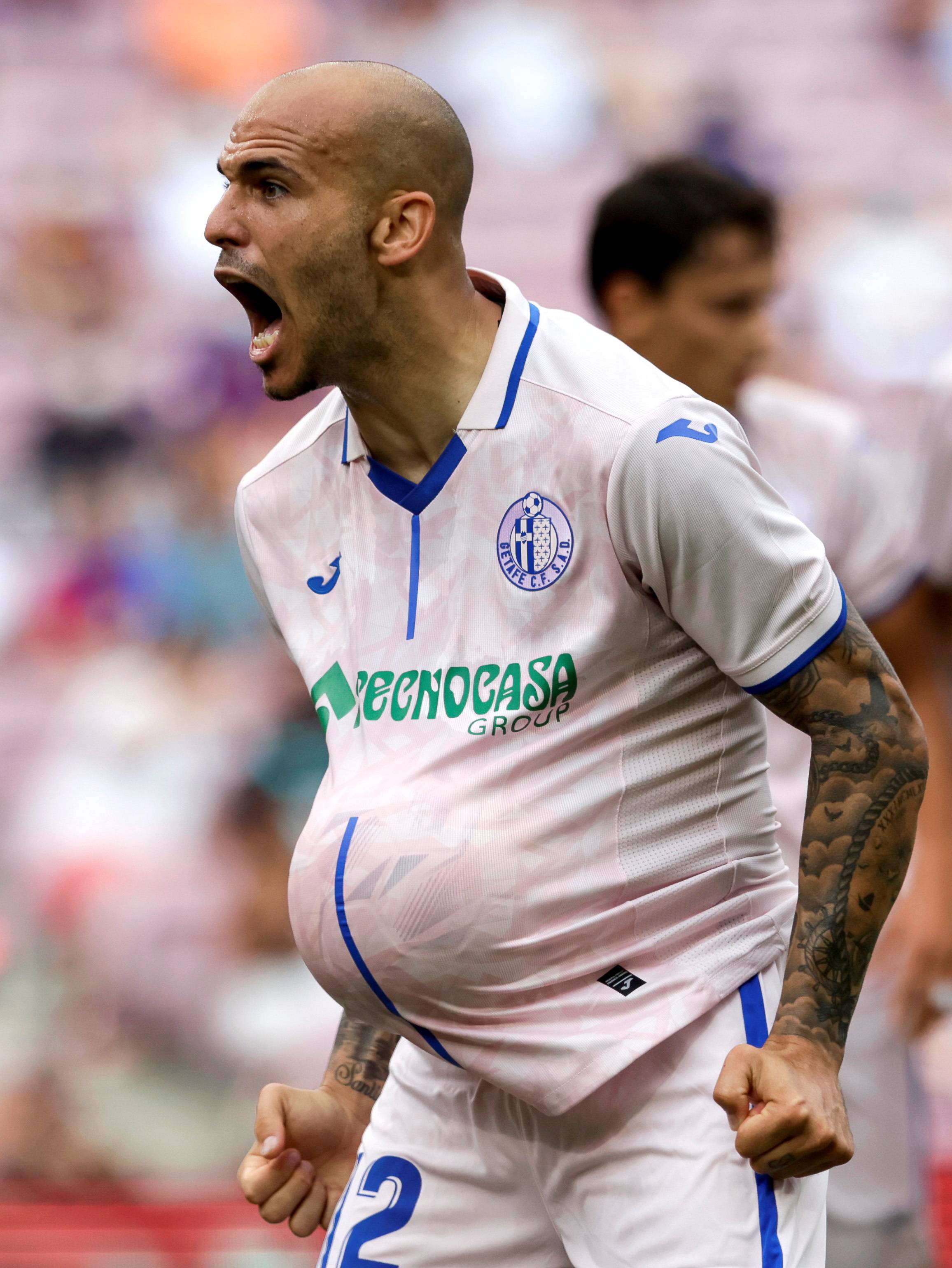 包含赫塔菲连续主场告负，陷入深渊的词条