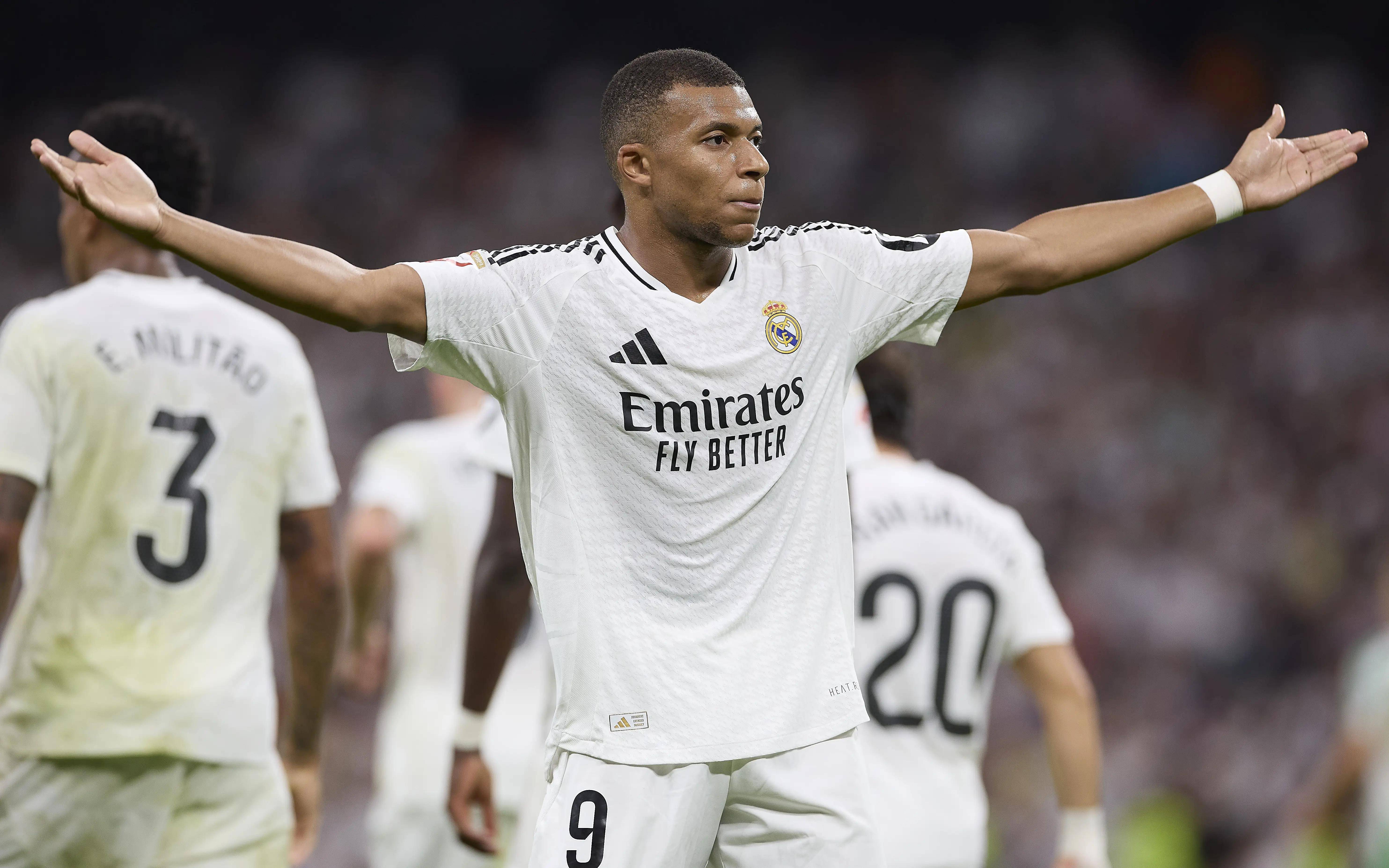 包含赫塔菲连续主场告负，陷入深渊的词条