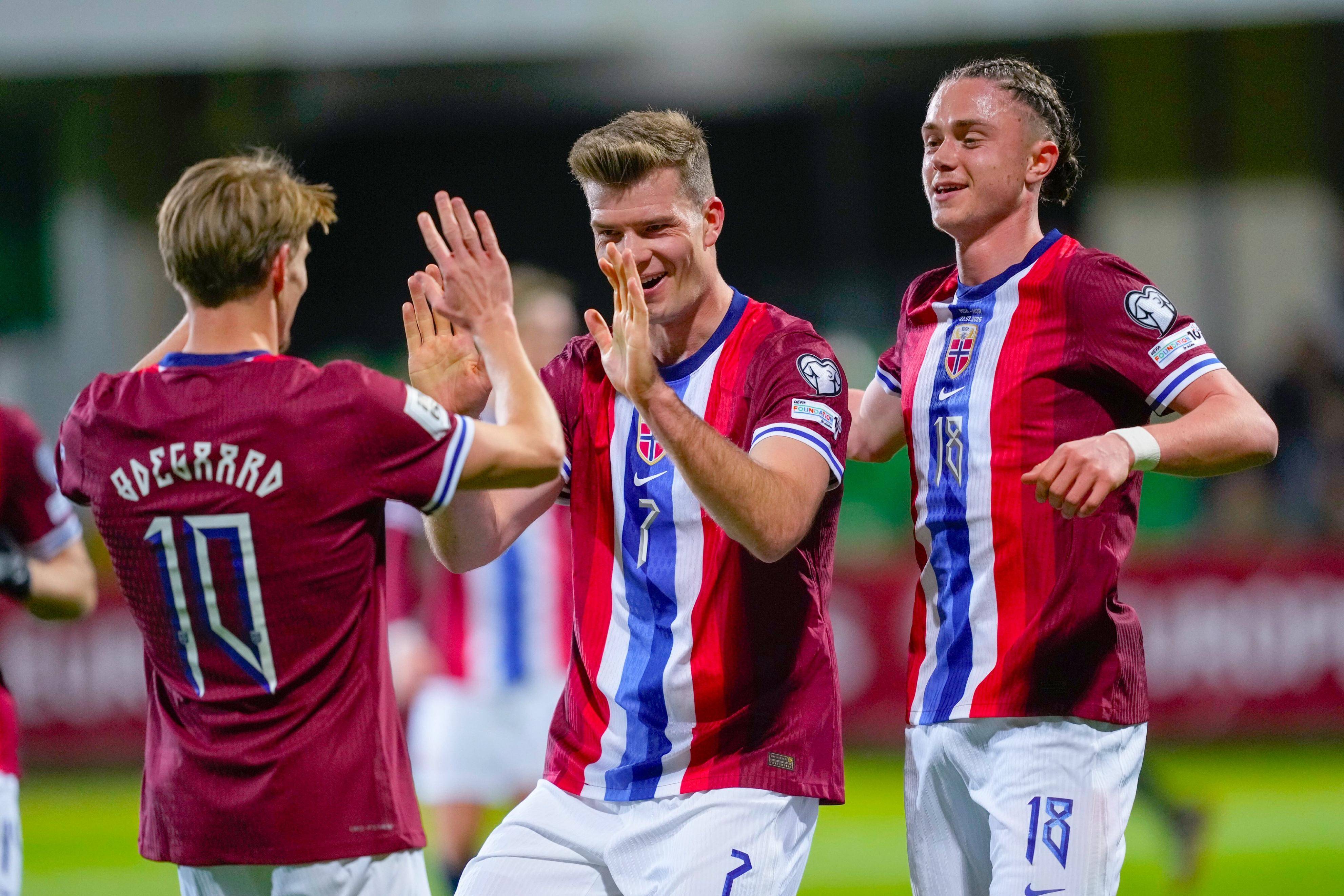 包含挪威女足队积极备战，力争夺冠成功的词条