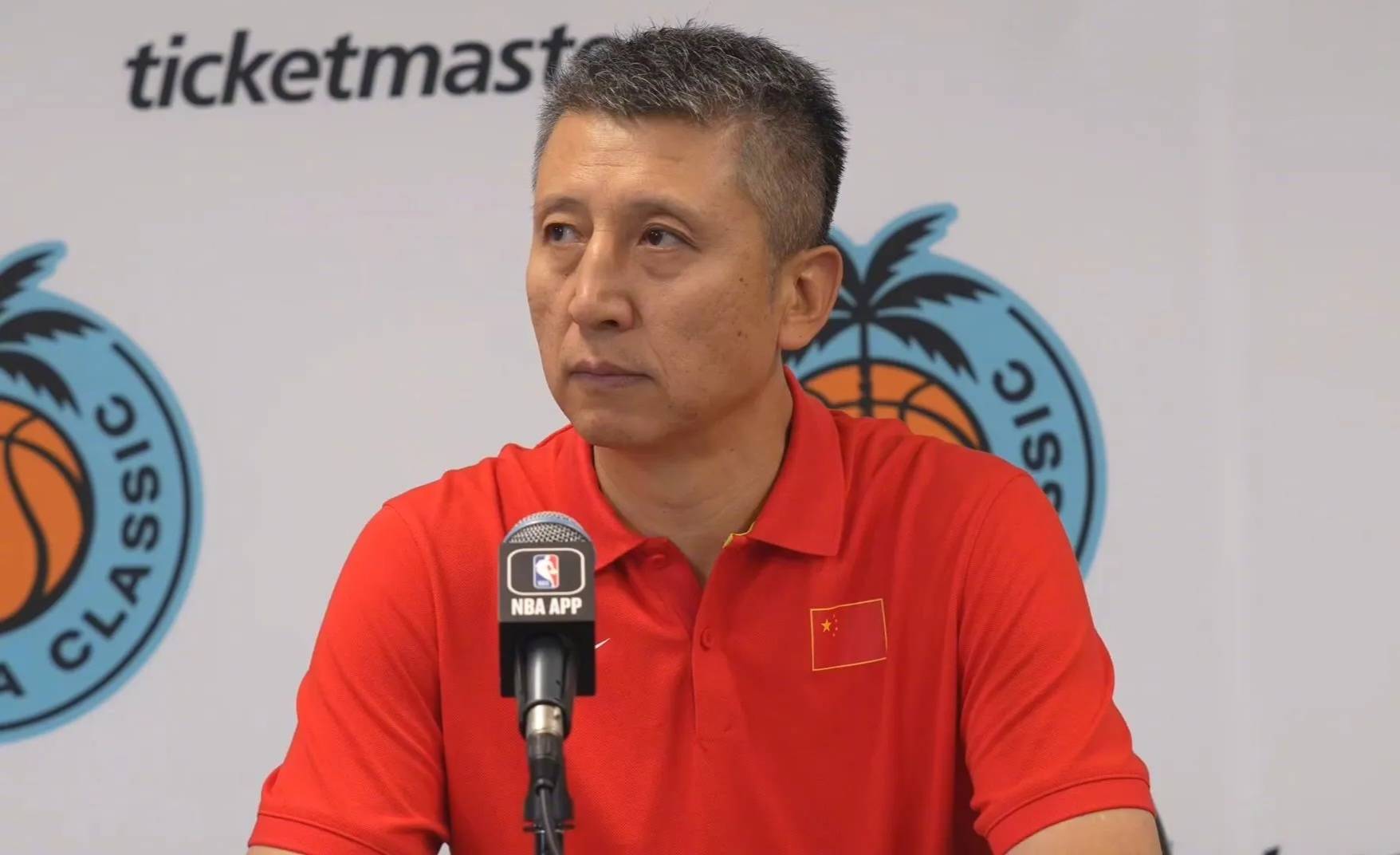 包含球员个个士气高昂，拼尽全力向胜利冲刺的词条