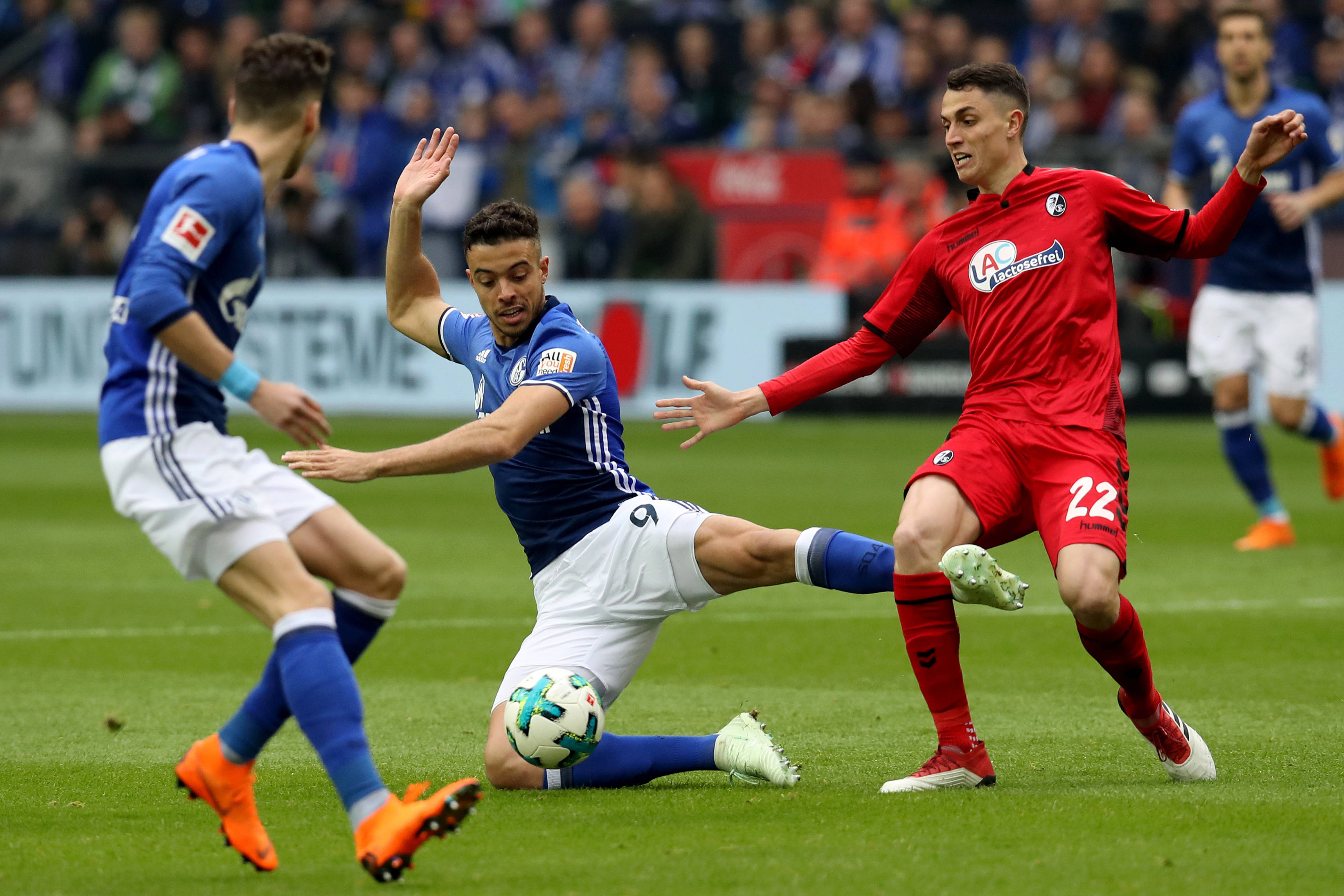 汉诺威主场获胜，继续保持领先地位稳固