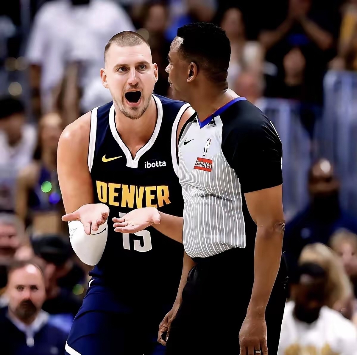 掘金球员发生争执,队内关系紧张 掘金球员发生争执,队内关系紧张