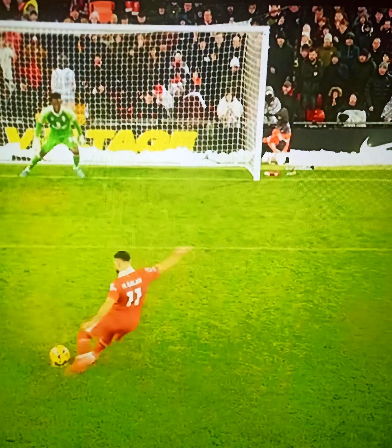 慕尼黑球队暂时领先，激战斯图加特