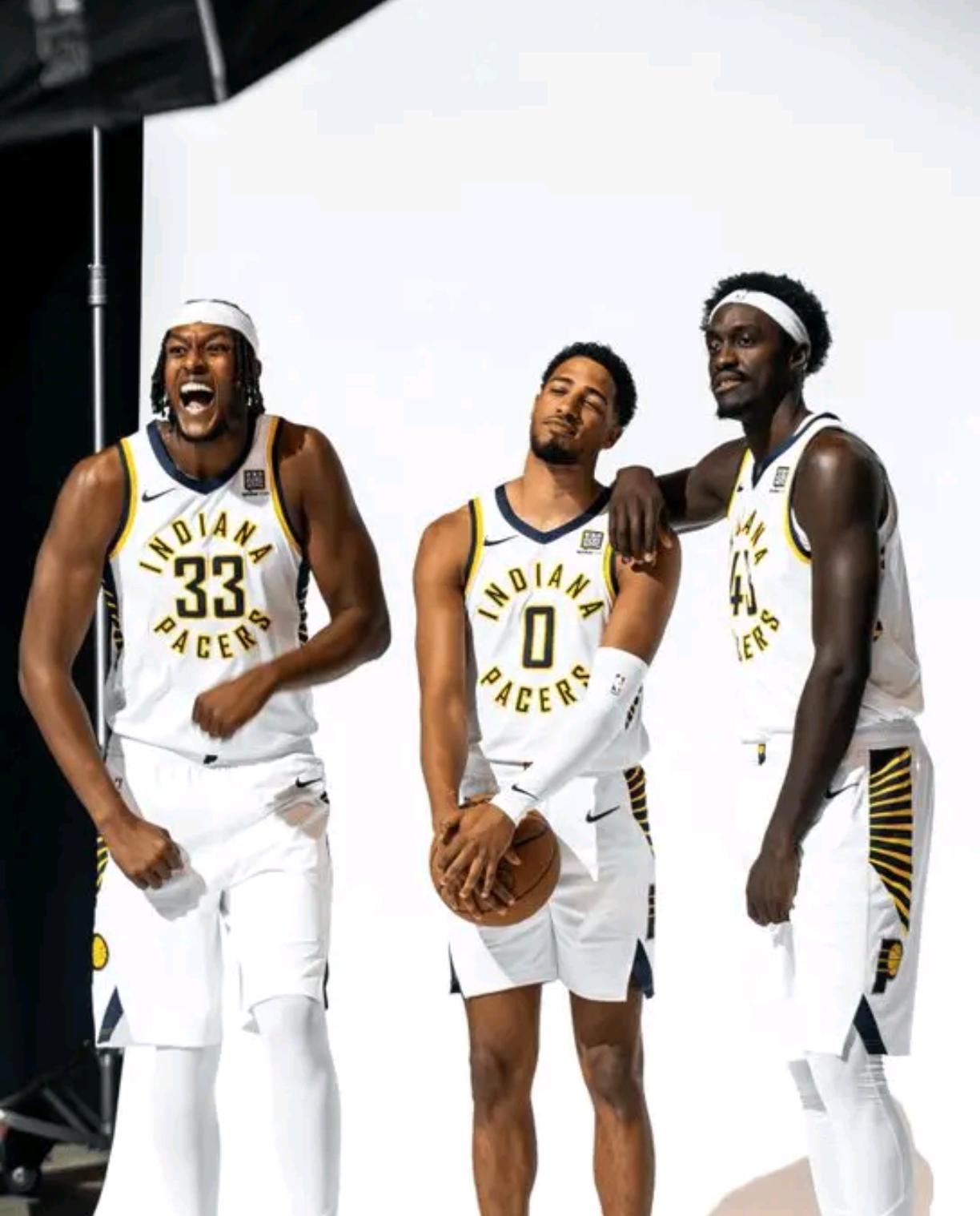 老鹰主场不敌步行者,陷入两连败 老鹰主场不敌步行者,陷入两连败