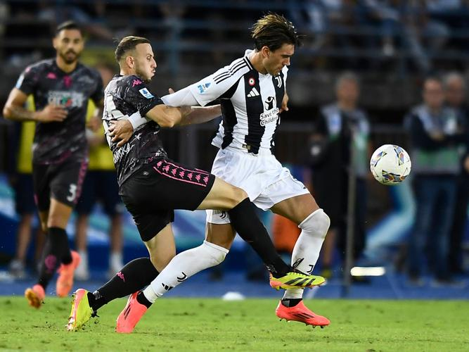 尤文图斯客场不敌佛罗伦萨，欧冠形势堪忧