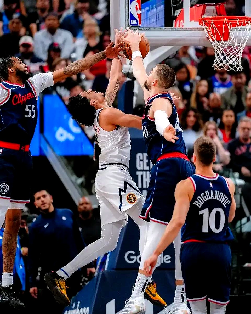 快船新外援表现抢眼,助球队胜利 快船新外援表现抢眼,助球队胜利