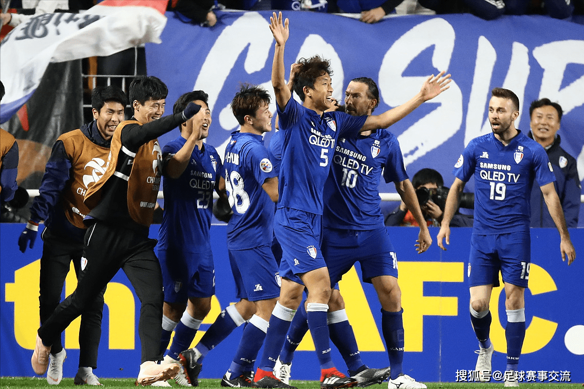 广岛三箭遭遇两连败，主场不敌门兴格拉德巴赫