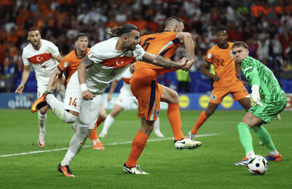 关于意大利队击败荷兰，跻身欧洲杯八强的信息