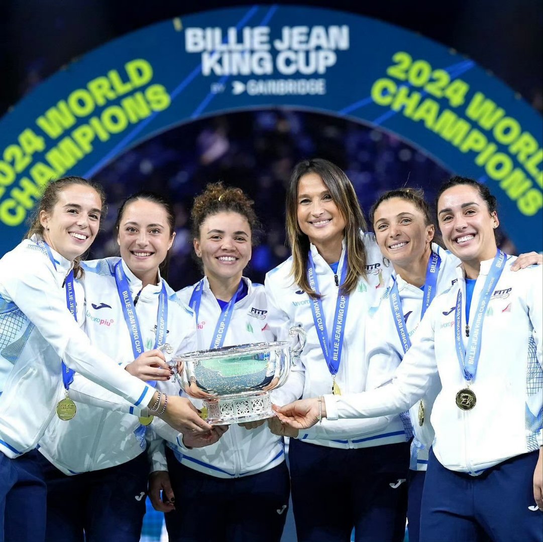 关于意大利队击败荷兰，跻身欧洲杯八强的信息